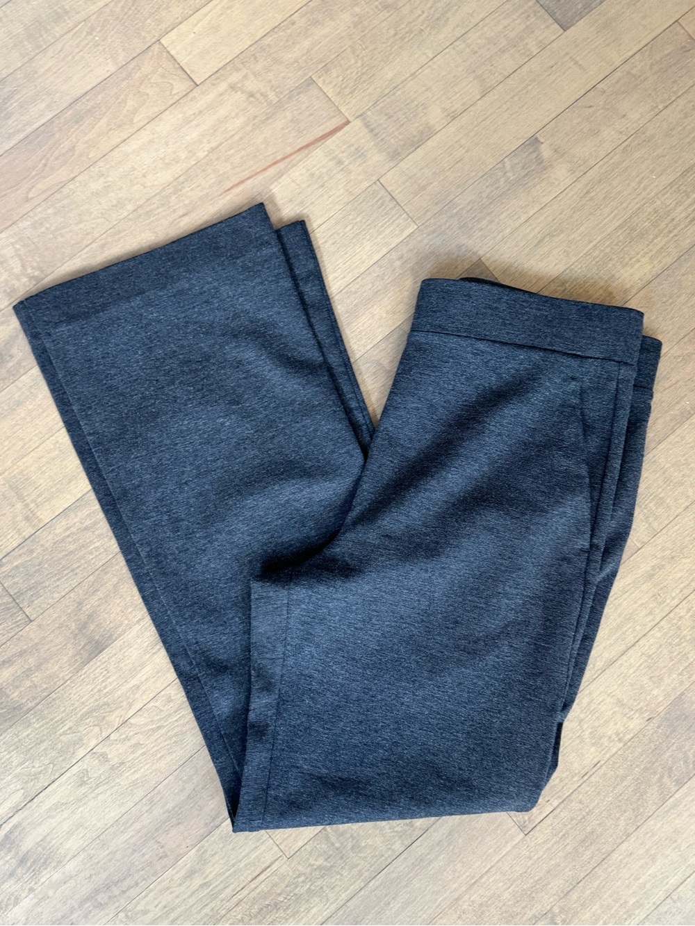 Ann Taylor - Women’s Weekend Dark Gray Pull-up Knit Pants (medium)